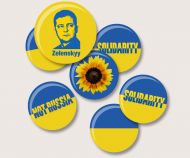 Ukraine aid and solidarity badge pack